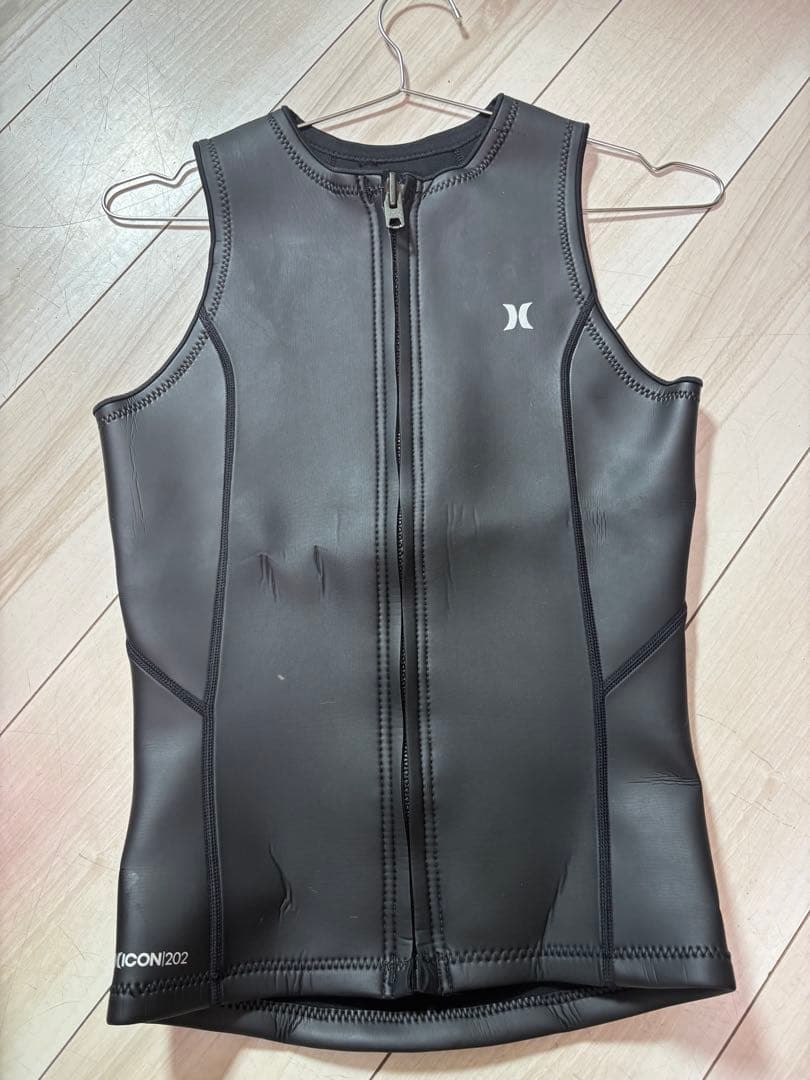 Hurley タッパー　ベスト　MLサイズ