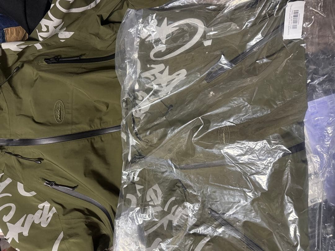 ジャケット・アウター Corteiz WATERPROOF SHELL JACKET V2 KHAKI