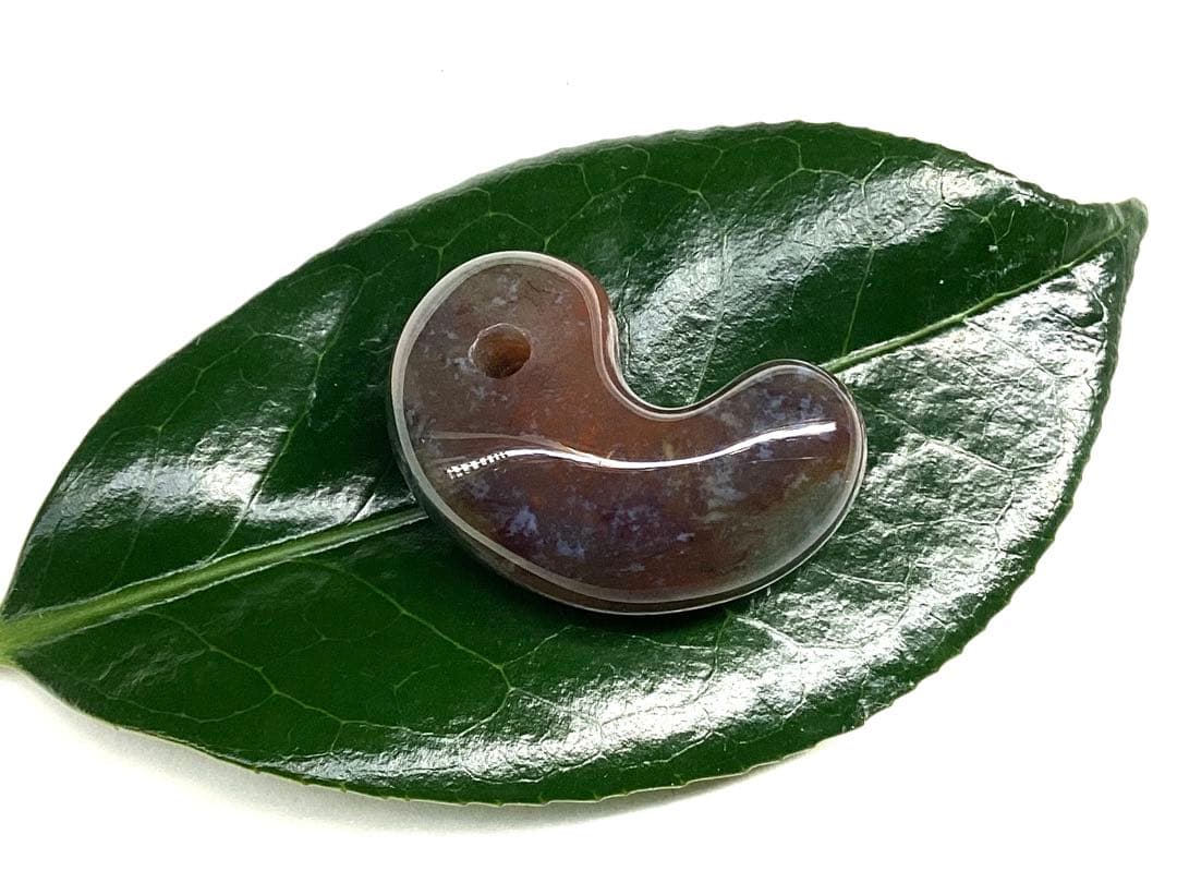 ✳お宝初出品　出雲石【ヘマタイト】天然石 雪輪文様*再結晶線入り　鑑別書付御守り