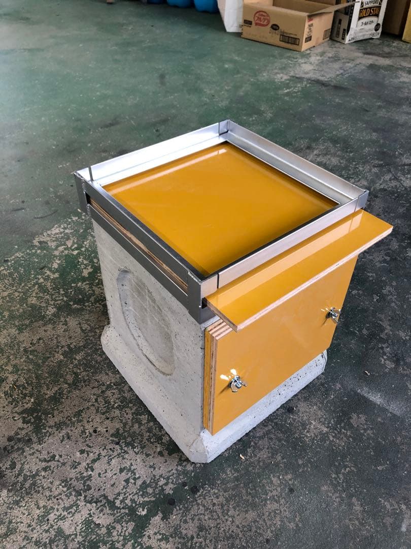 日本蜜蜂 集水桝用底板式 4面巣門 30cm用