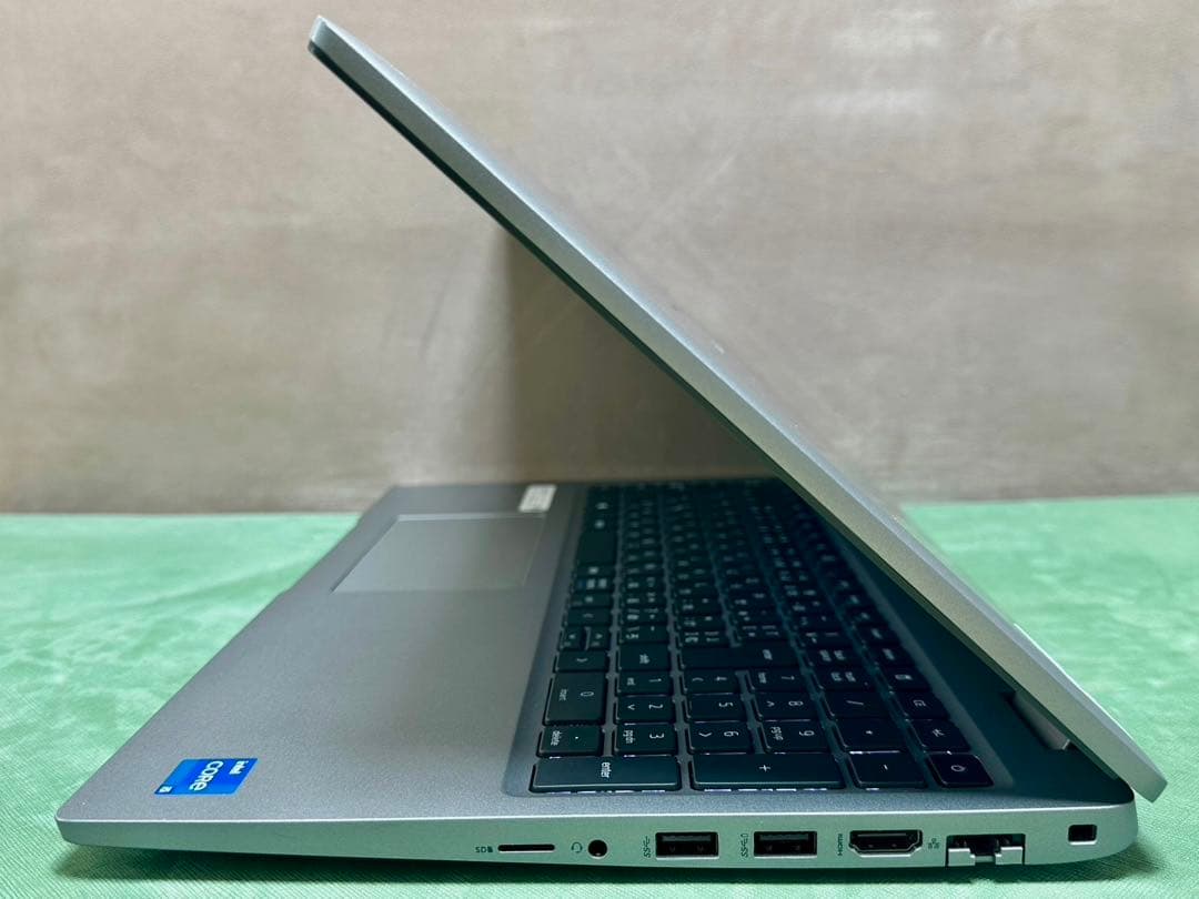 DELL Latitude 5520 ノートPC Core i5 8GB 256