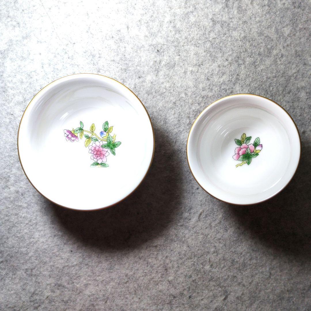 綺麗な花柄　中華　食器　6人用のセット　新品・未使用　綺麗な絵柄