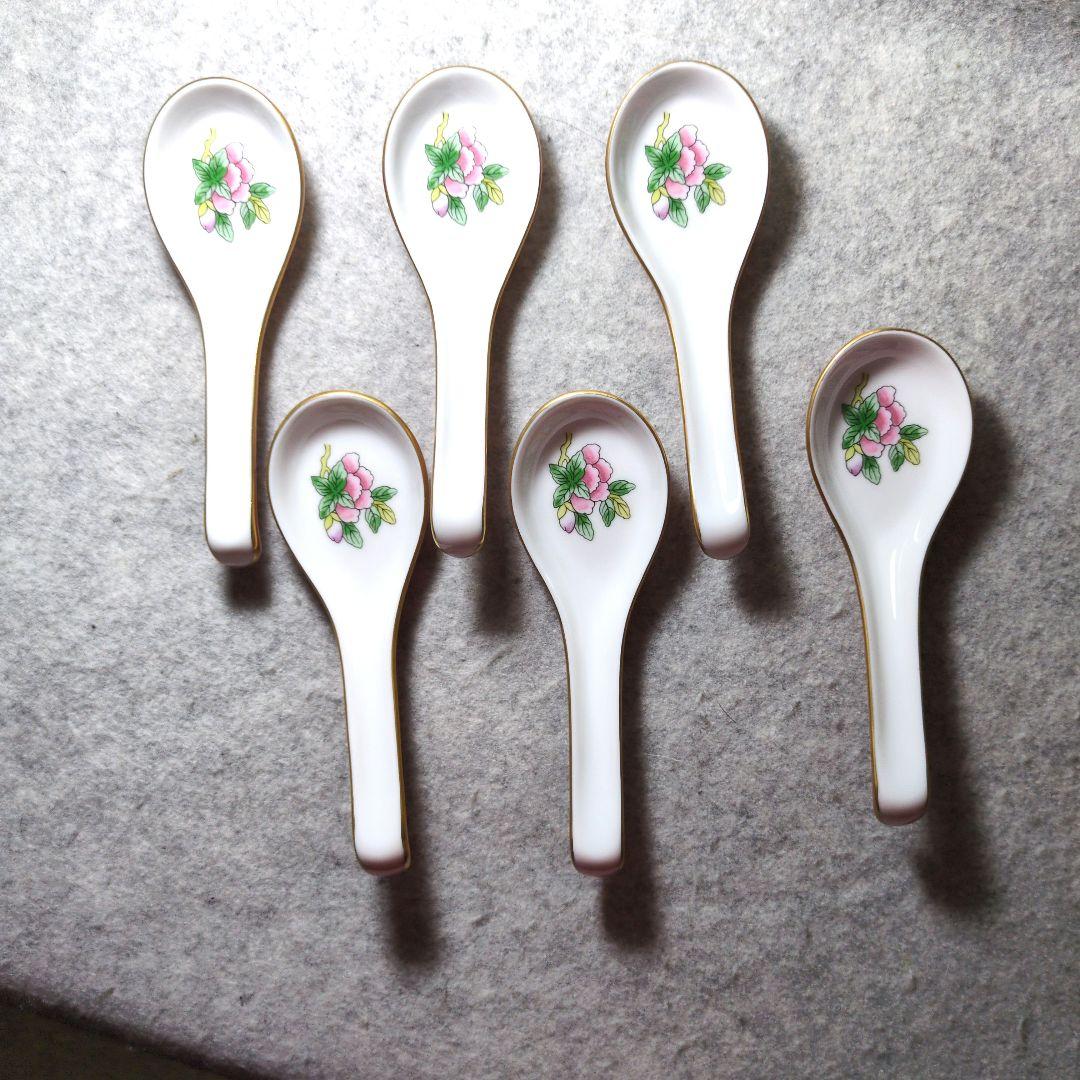 綺麗な花柄　中華　食器　6人用のセット　新品・未使用　綺麗な絵柄