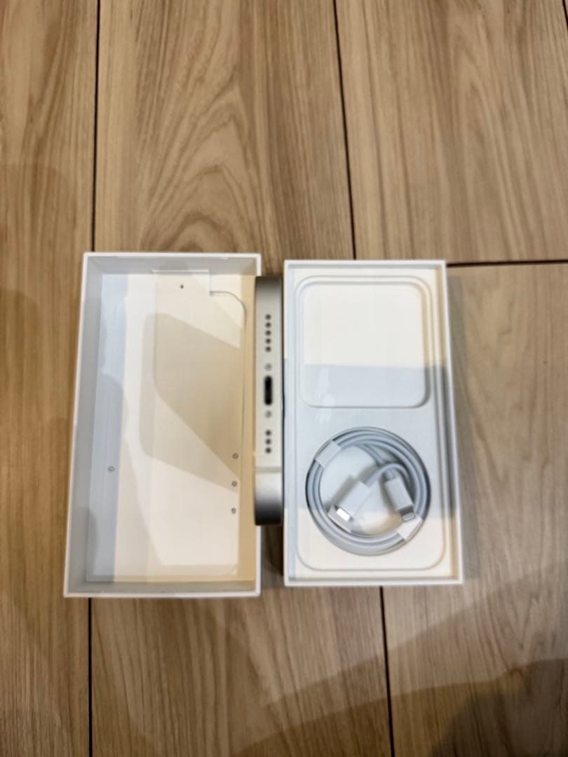 Apple iPhone 13 スターライト 256GB SIMフリー　美品