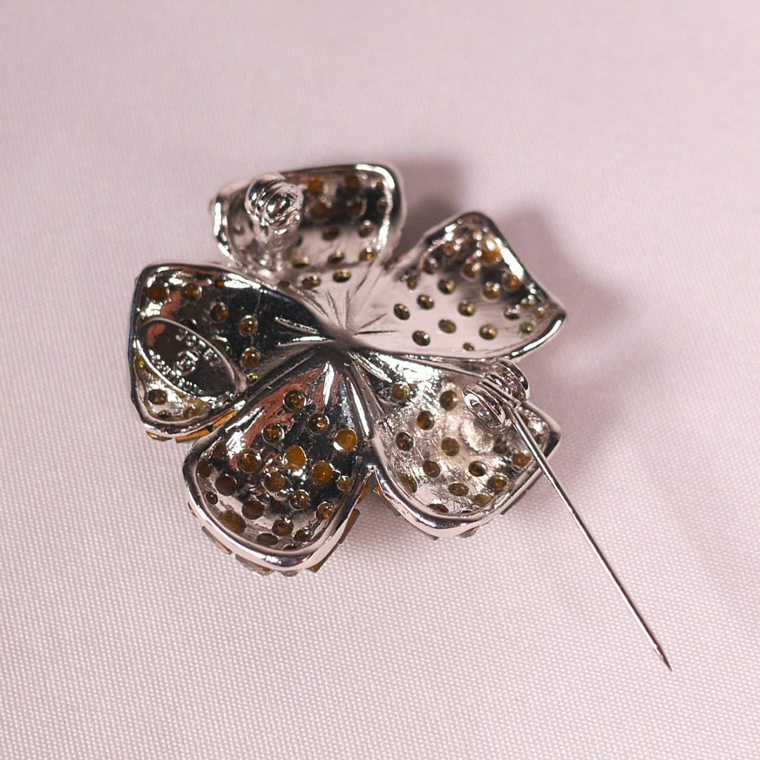 FOXEY BOUTIQUE フォクシー ブローチ フラワーモチーフ グレー