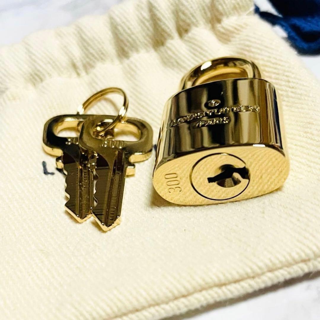 LOUISVUITTON　南京錠　鍵　ルイヴィトン　カナデ　パドロック