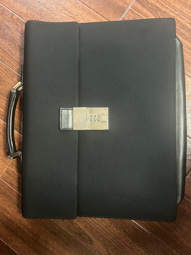 GUCCI グッチ ビジネスバッグ