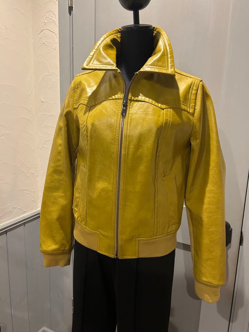 値下げしました！Desigual イエロー フェイクレザー ライダースジャケット