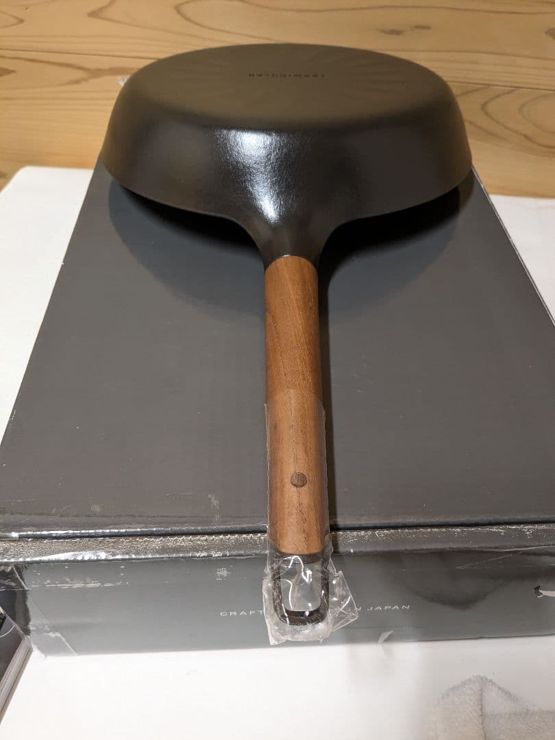 【未使用】バーミキュラ フライパン 26cm ウォールナット ガス・IH対応