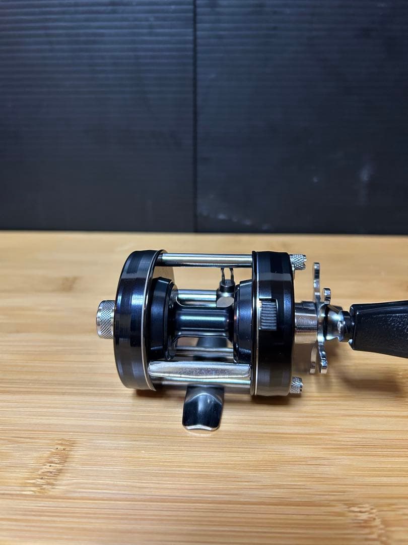 ABU アンバサダー 2500C 黒 新品未使用品アビイズアルミウォームシャフト