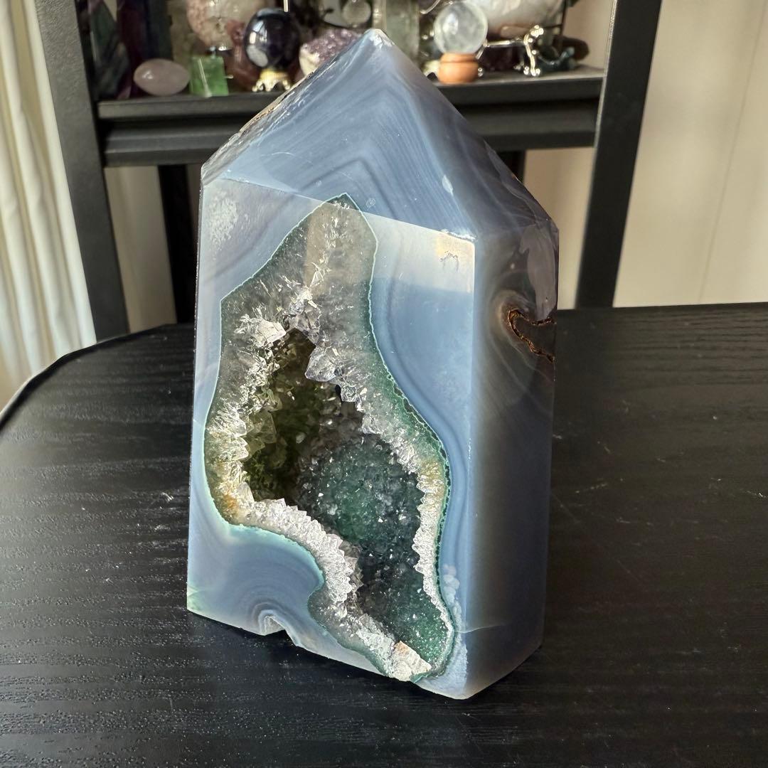 天然石ジオード付き　瑪瑙のポイント　置物NO.011216