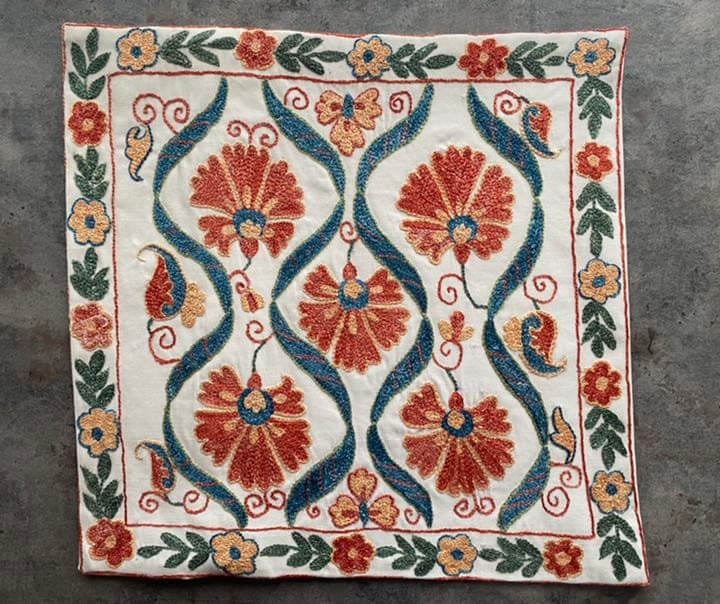 ウズベキスタン製 シルク スザニ刺繍 クッションカバー 44×43 SZN709