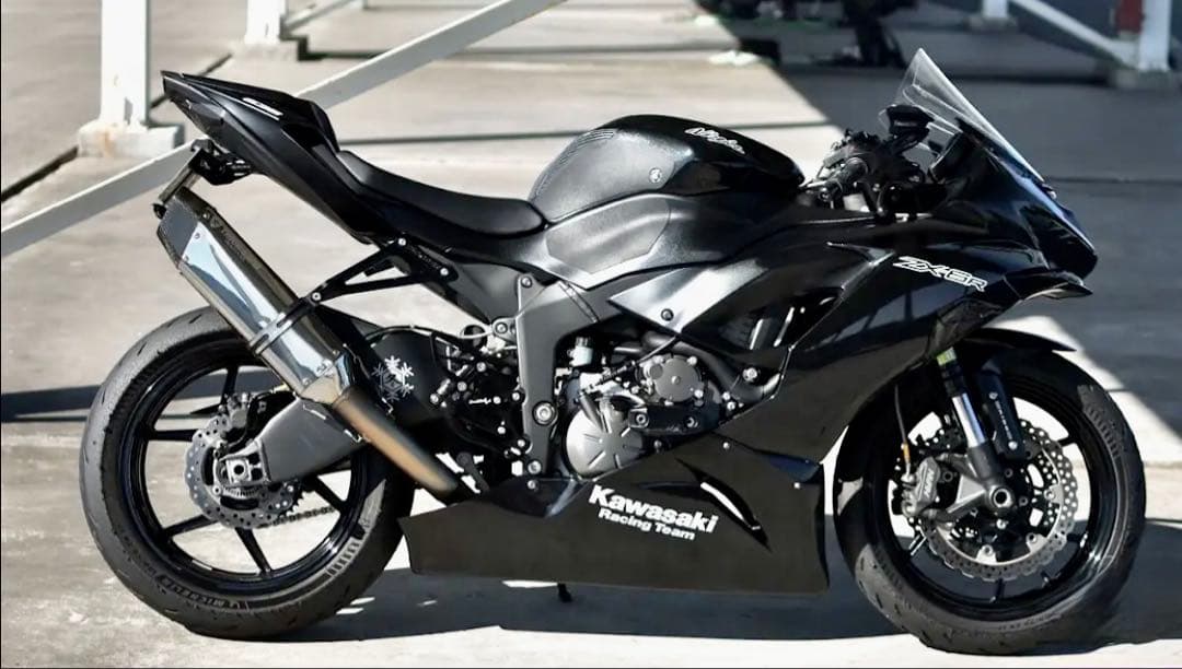 ZX6R トリックスター　中間パイプ　かち上げ