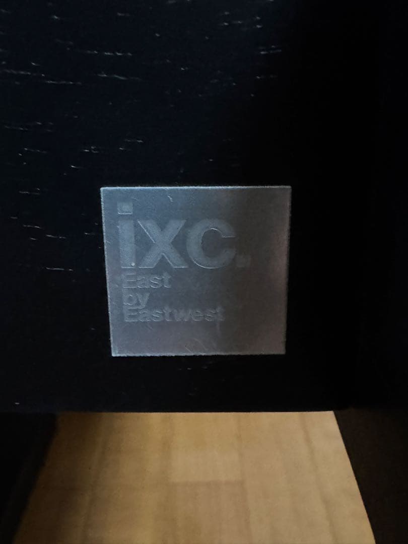 CASSINA IXC カッシーナ イクスシー　ベッドサイドテーブル