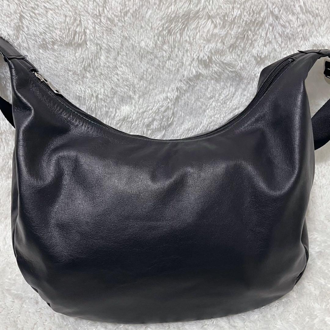 極美品 russetソフトレザーラウンドビッグショルダーバッグ ブラック A4