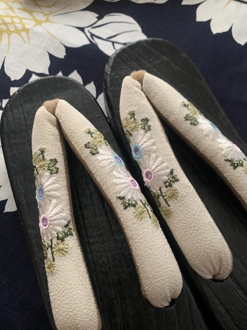 画像の黄色帯つき◆大人ゆかた◆品ある向日葵（ひまわり）黒紺浴衣◆