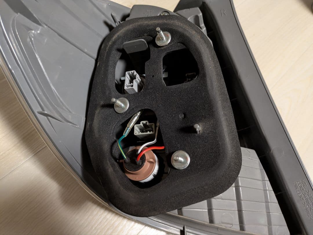 【リフレクター加工品】 中古 GE/GP フィット 純正テールランプ 左右