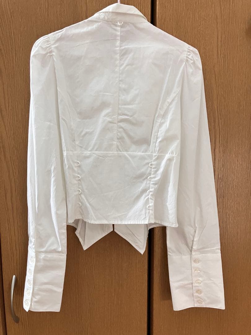 BACK PEACE NOWフリル付きホワイトシャツBPN