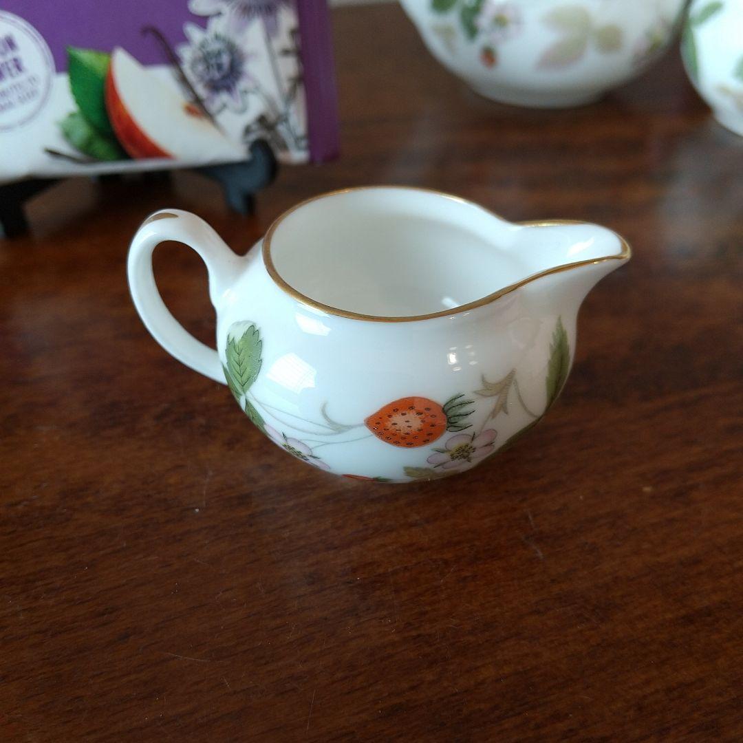 【箱入り新品】ウェッジウッド ワイルドストロベリー ミニチュアティーセット