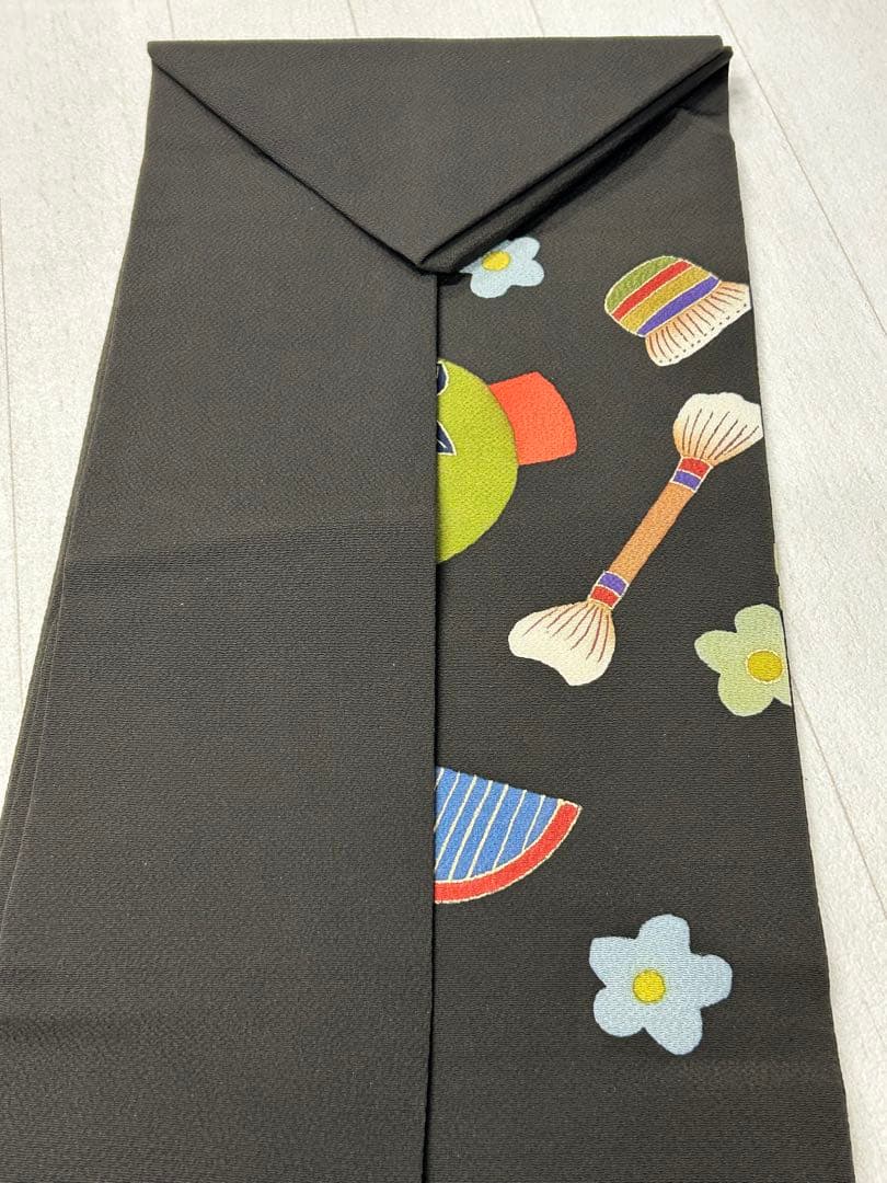 raindrop様御専用　名古屋帯 黒色　縮緬地　化粧道具　花　金彩