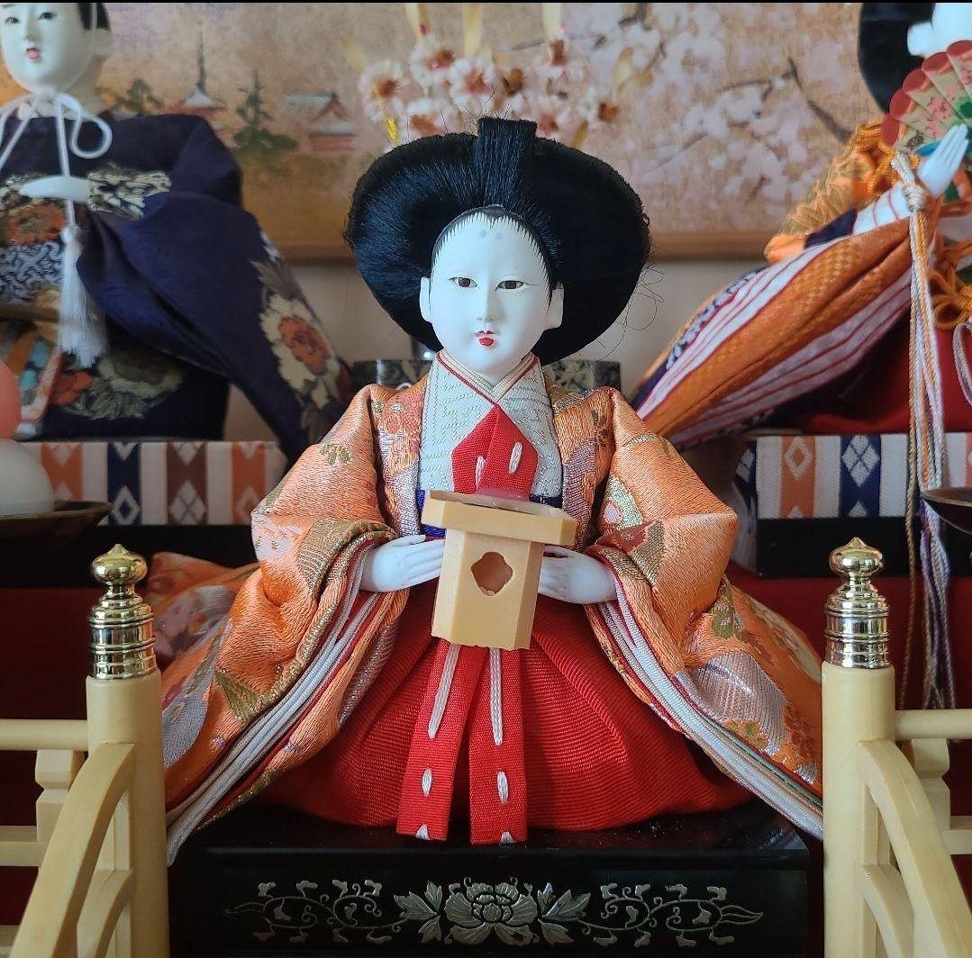 【特選】雛人形　雛飾り　親王飾　彫刻　日本人形　オルゴール付き　ケース入り