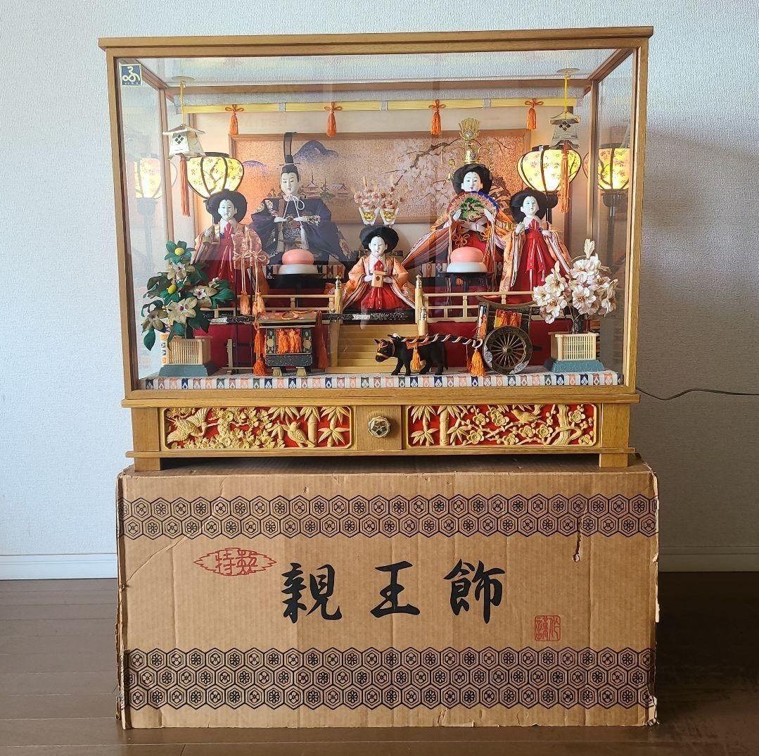 【特選】雛人形　雛飾り　親王飾　彫刻　日本人形　オルゴール付き　ケース入り
