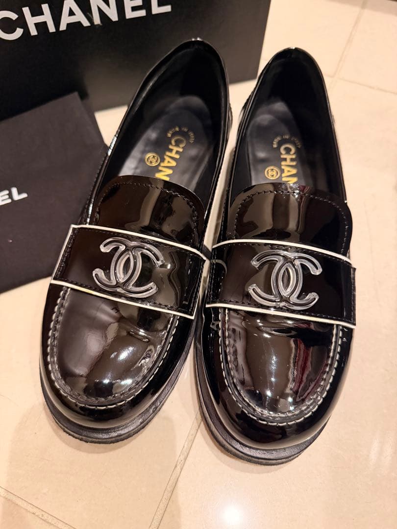 CHANEL エナメル　ブラック ローファー　37