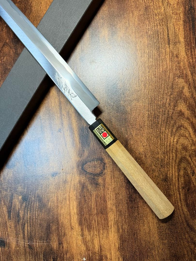 【堺打刃物】　蛸引 先丸　包丁　9寸　白二鋼　水牛八角柄