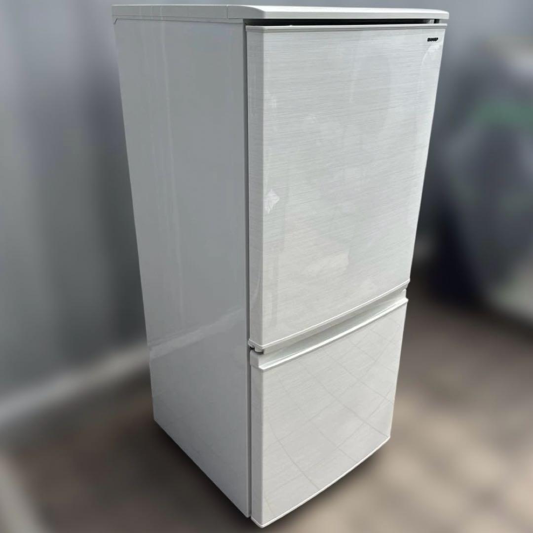 SHARP 冷蔵庫 2ドア つけかえどっちもドア 137L 木目調ホワイト