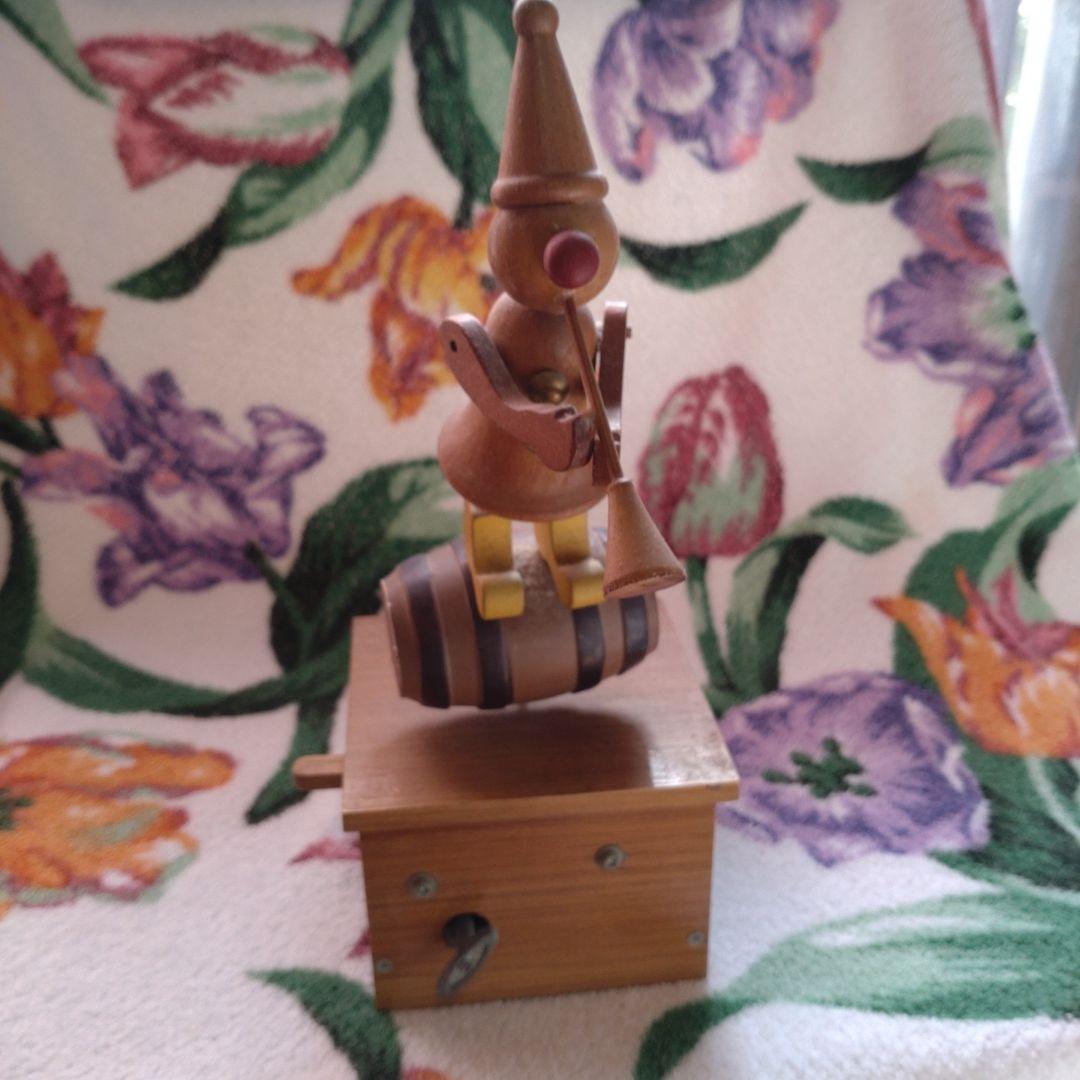 昔の　オルゴール　音は鳴ります。