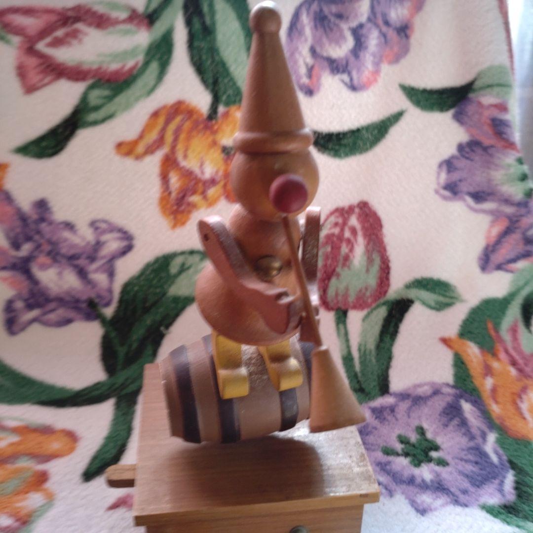 昔の　オルゴール　音は鳴ります。