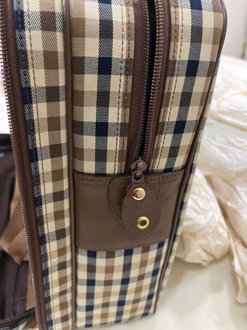 アクアスキュータム　チェック柄 旅行バッグ