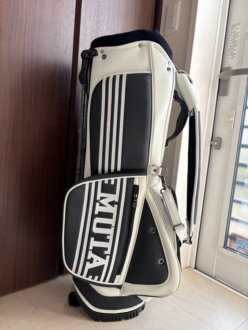 muta ムータマリンゴルフ　キャディバッグ ブラック・ホワイト　新品未使用