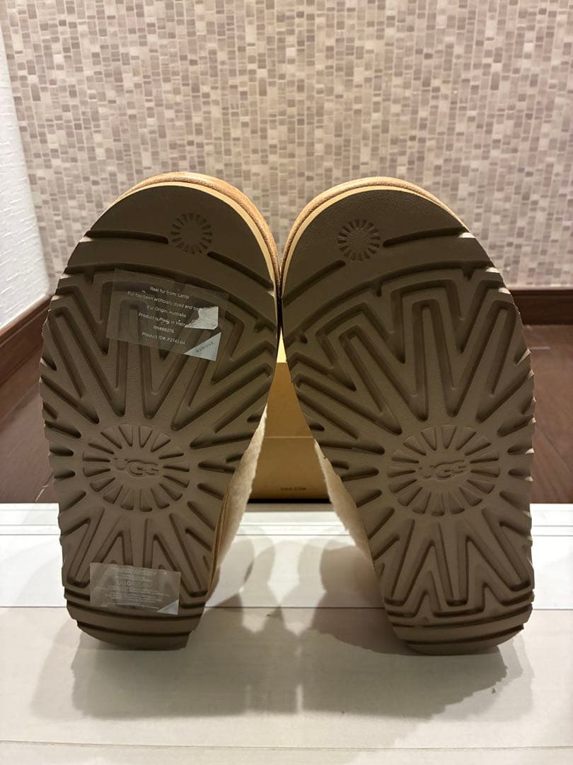 ちぃ⭐︎　UGG W TAZZLITA