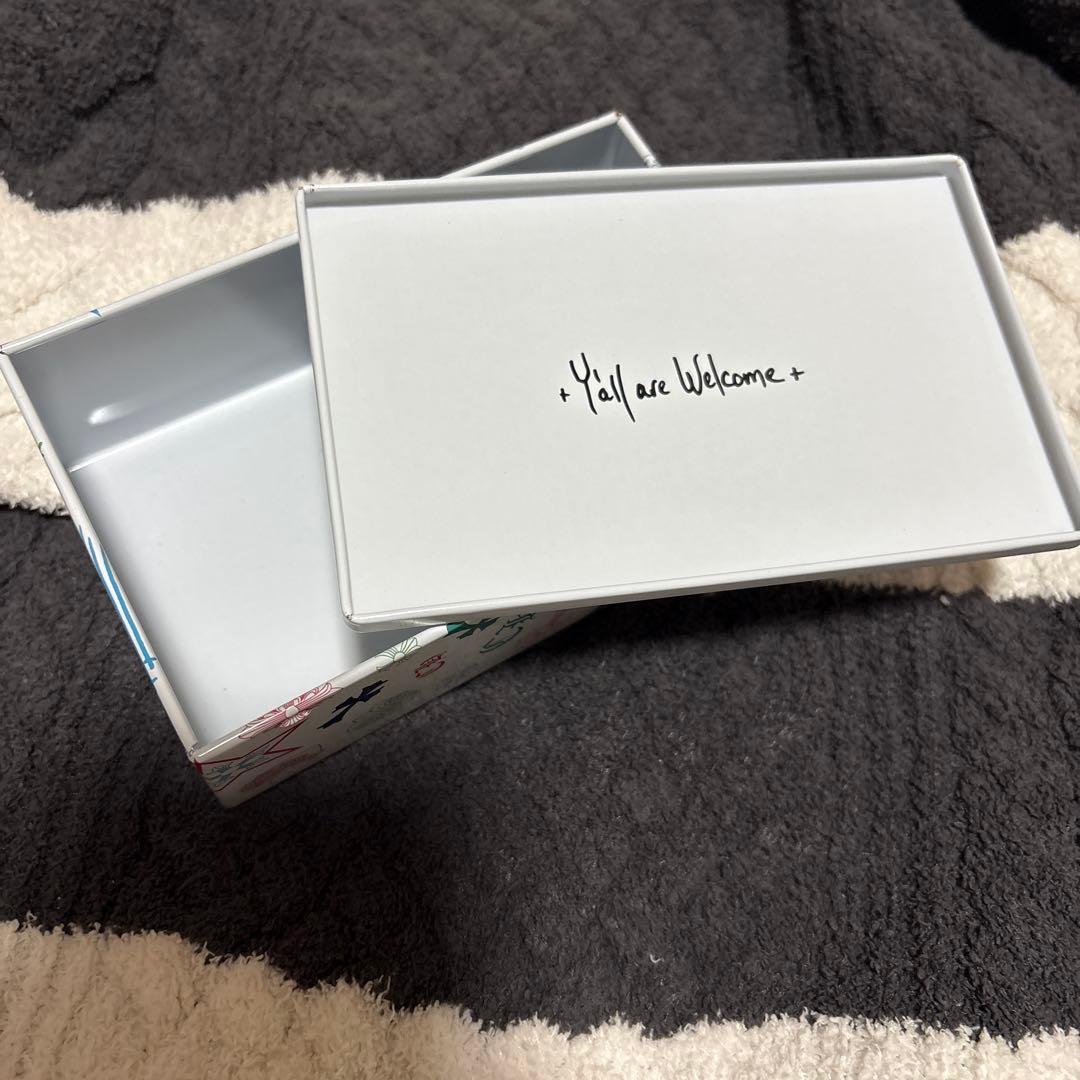 クロムハーツ 缶