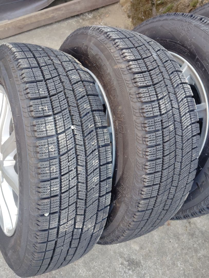 195/65R15 6J 114.3/5H ET50 2022年製中古セット