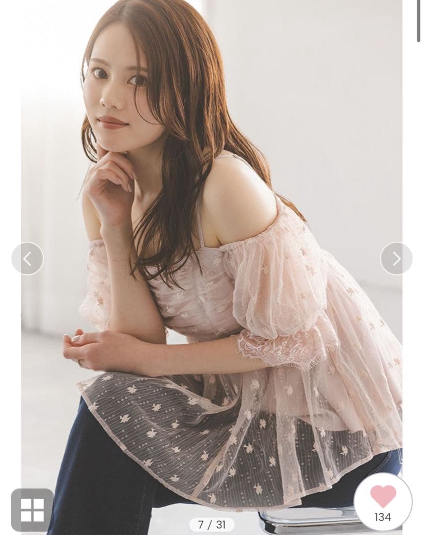 スナイデル　SNIDEL バリエオフショルレースチュニック