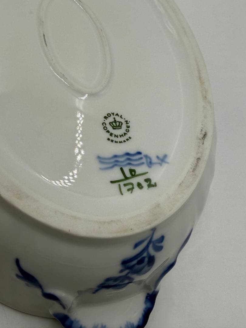 ロイヤルコペンハーゲン ボウル　ブルーフラワーカーブ 蓋つき　ベジタブルボウル