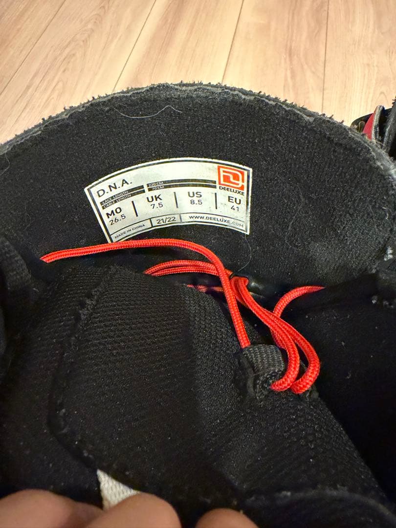 DEELUXE スノボ　D.N.A. 26.5cm 21-22モデル 赤