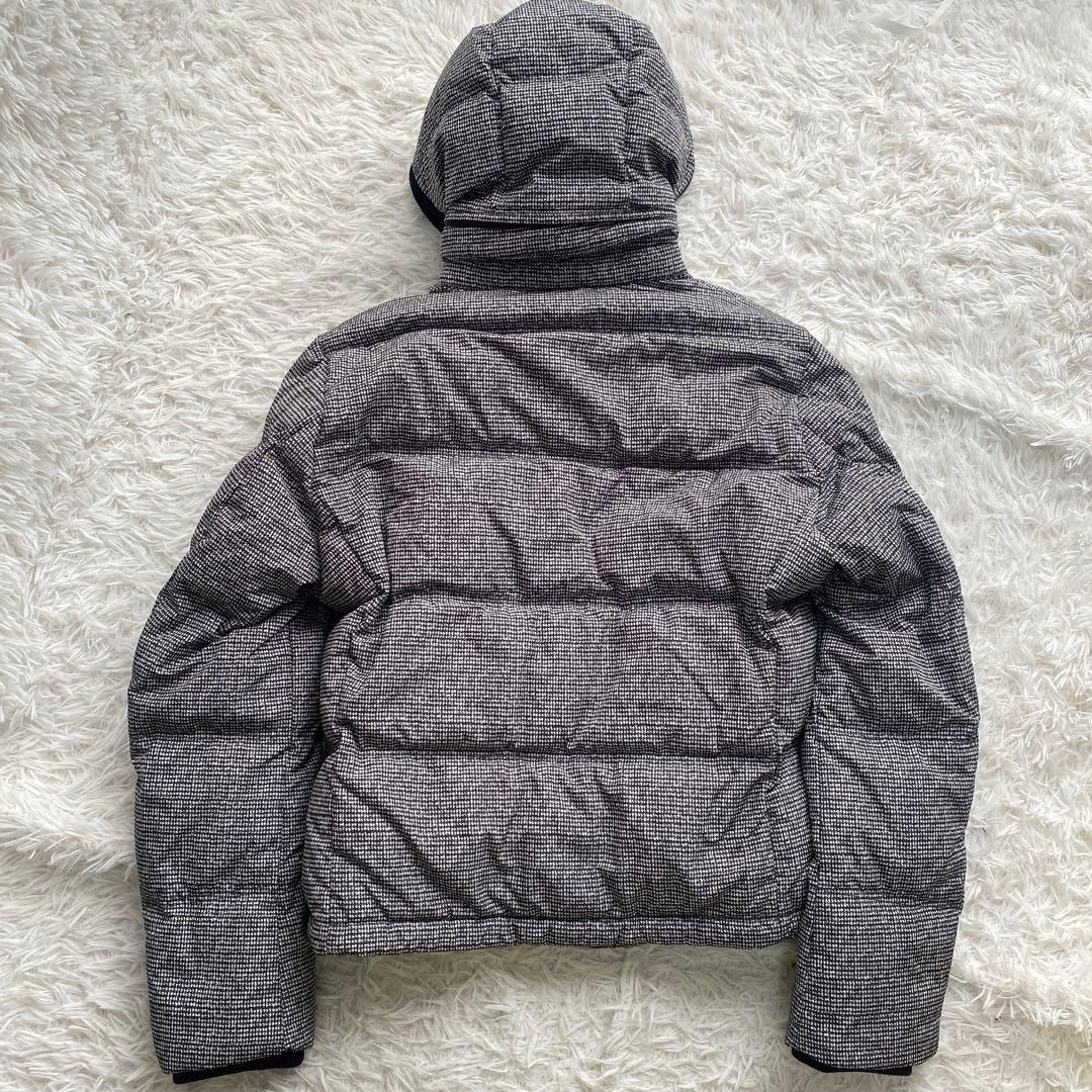 美品　HUGOBOSS ダウンジャケット リアルダウン　ダックダウンフェザー　L