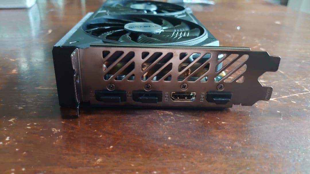 GIGABYTE GEFORCE RTX4060ti 8gb グラフィックボード