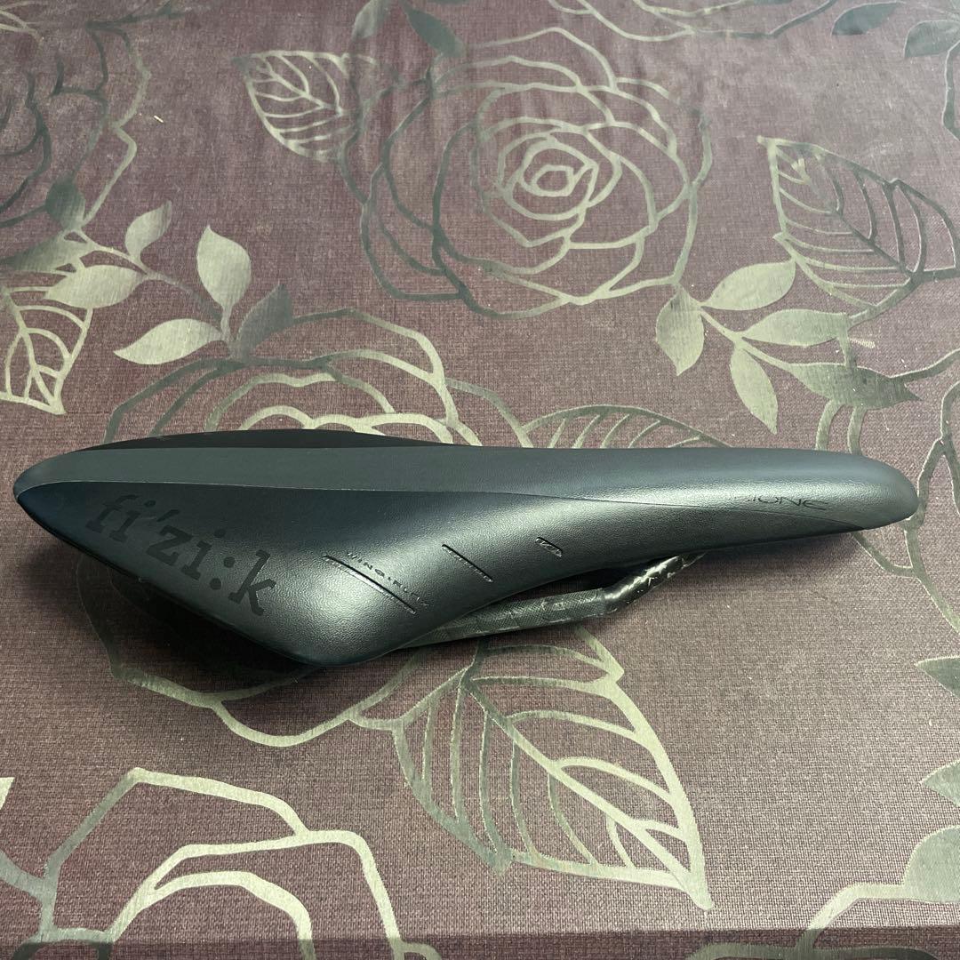 fi'zi:k Arione R3 Kium サドル 185g