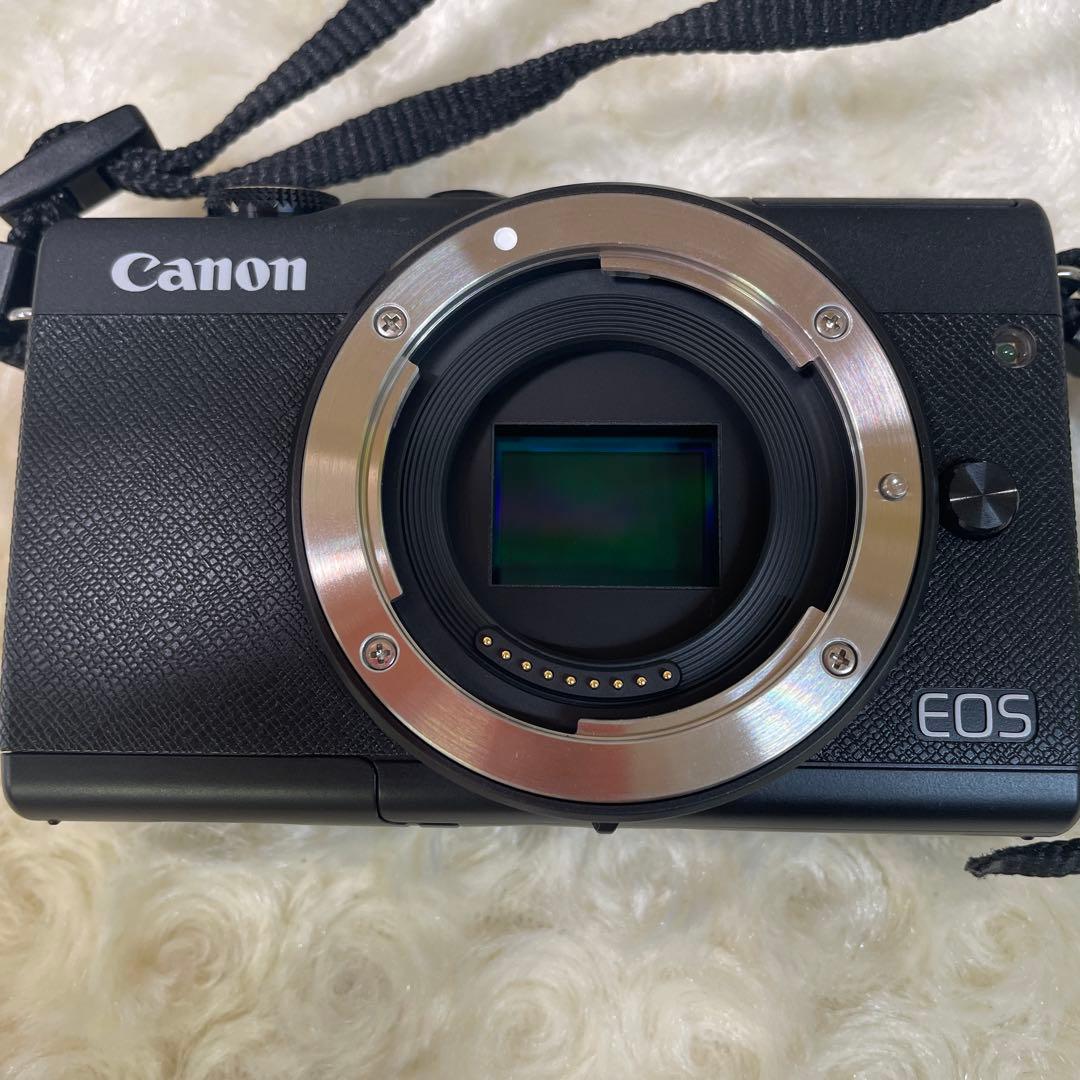 Canon EOS M200 ミラーレス一眼カメラ　美品