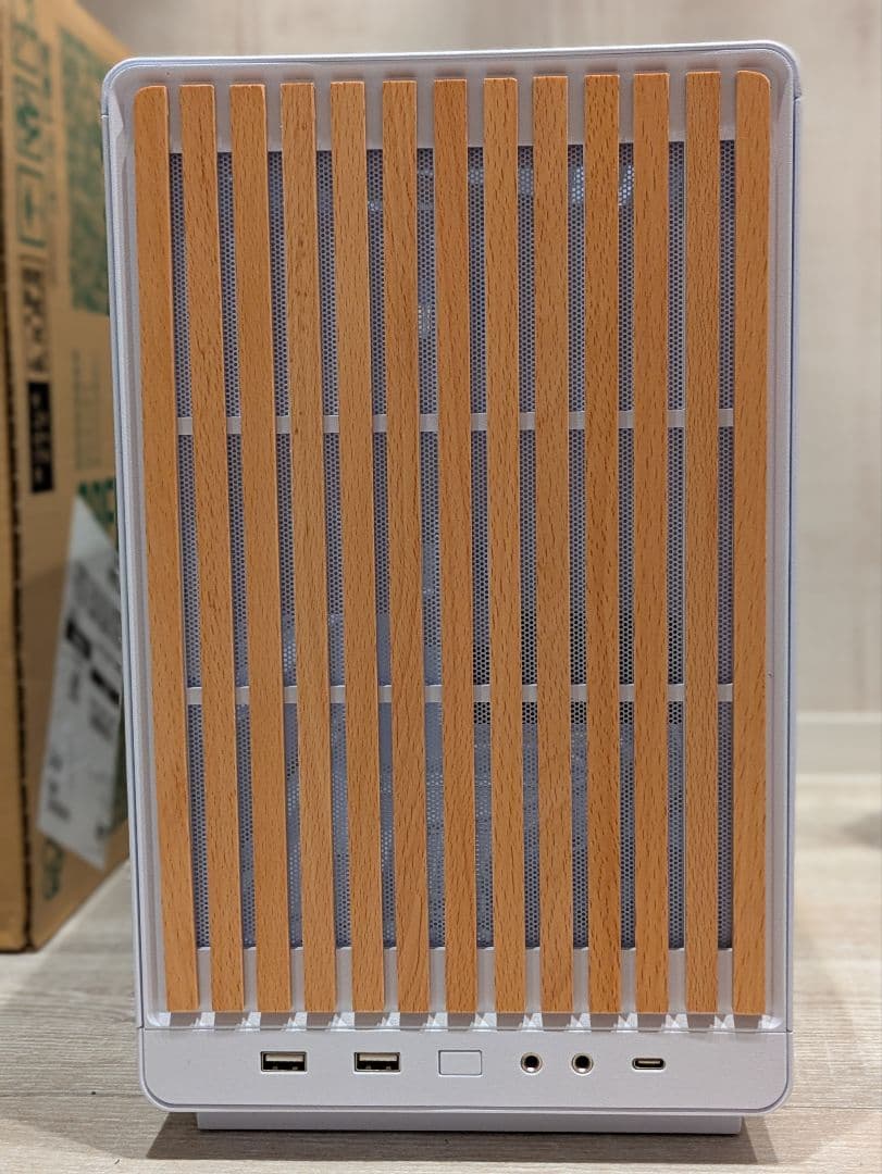 Lian Li DAN A3-mATX-WD PCケース