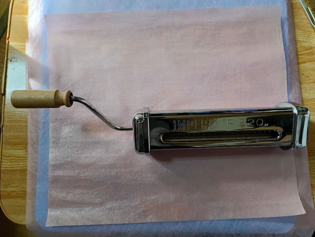 美品インペリア　パスタマシン(手動） R‐220 イタリア製(別売カッター付き）