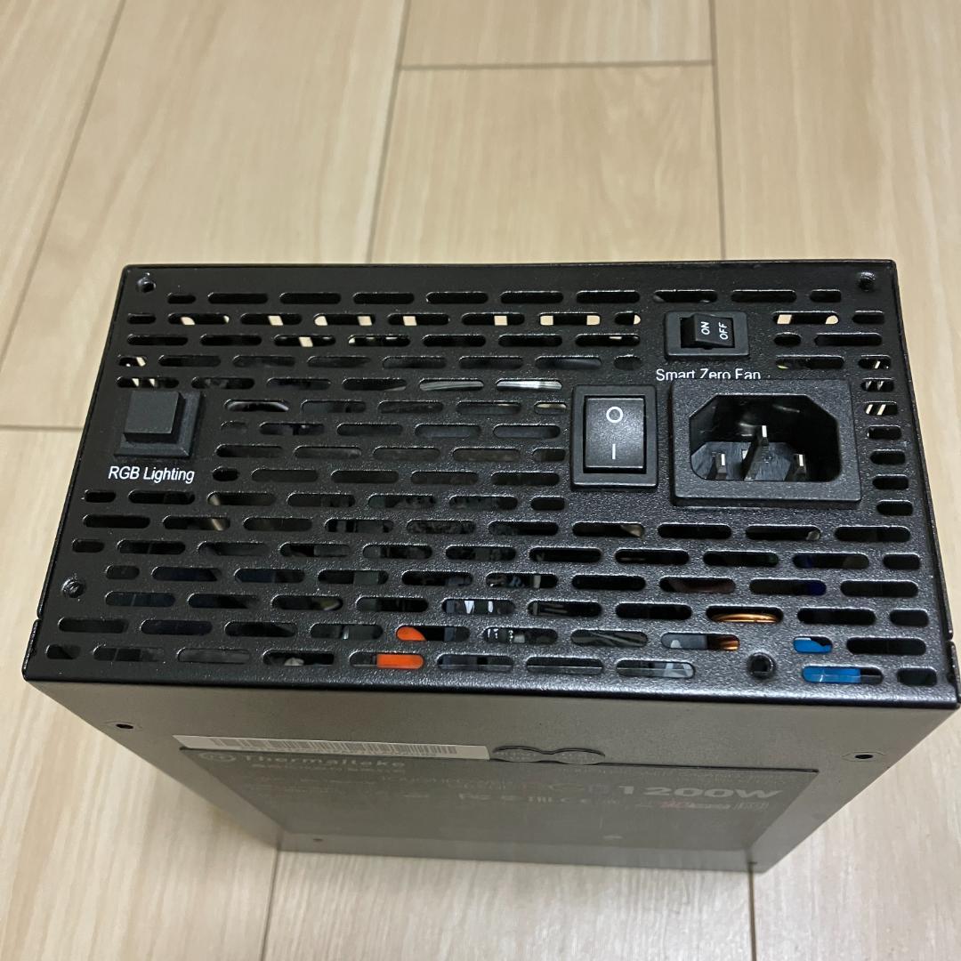 Thermaltake 80PLUS PLATINUM 1200W電源・オマケ付