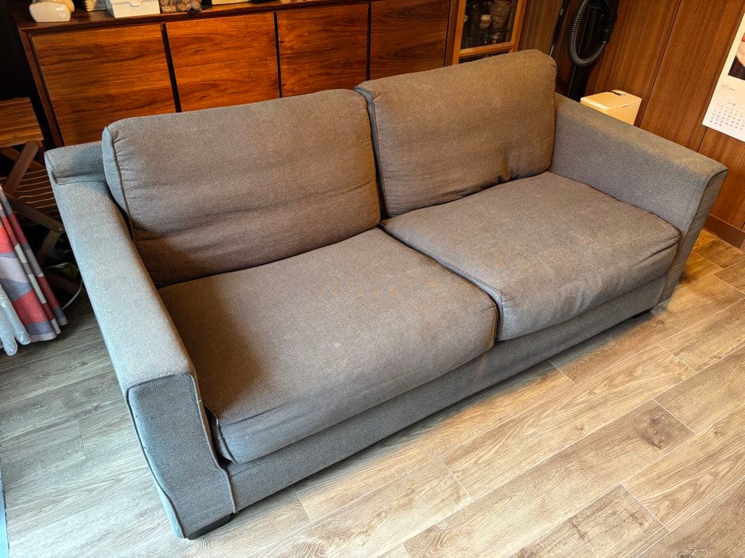 アイラーセン　ブラウンファブリック2.5人掛けソファ
