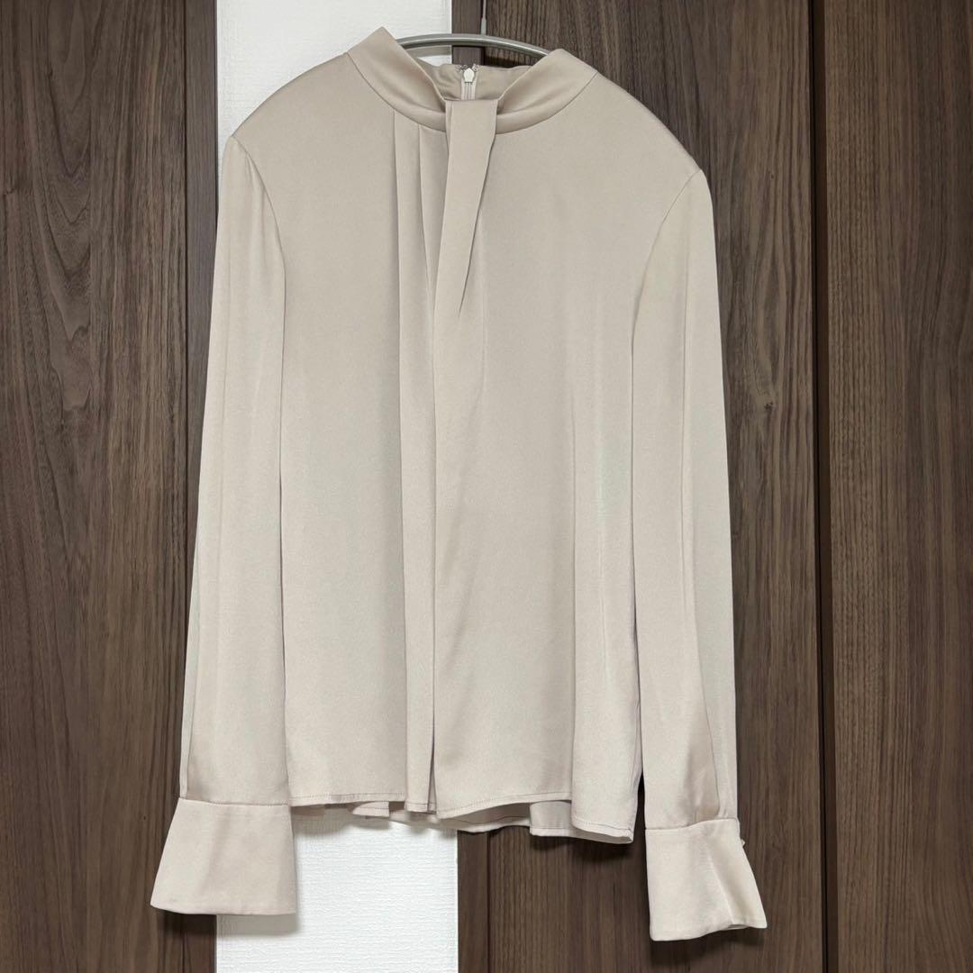 【ピンキーアンドダイアン】ドレープブラウス　ベージュ　38