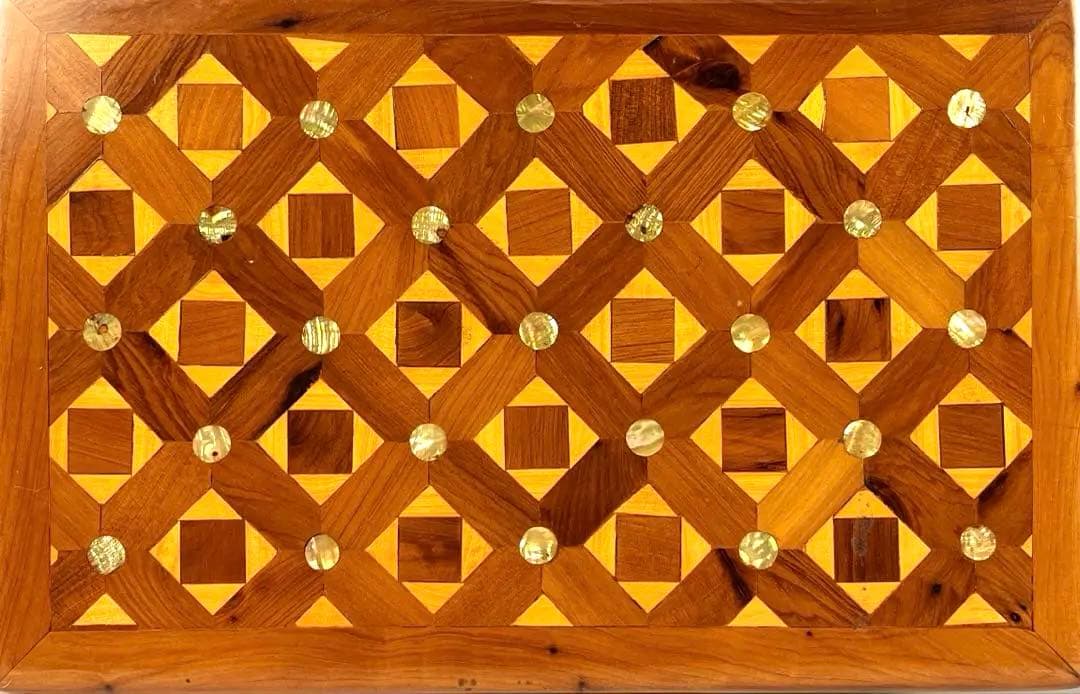 寄木細工の装飾ボックス　螺鈿(ラデン) 大変重厚　宝石箱　金庫　箱