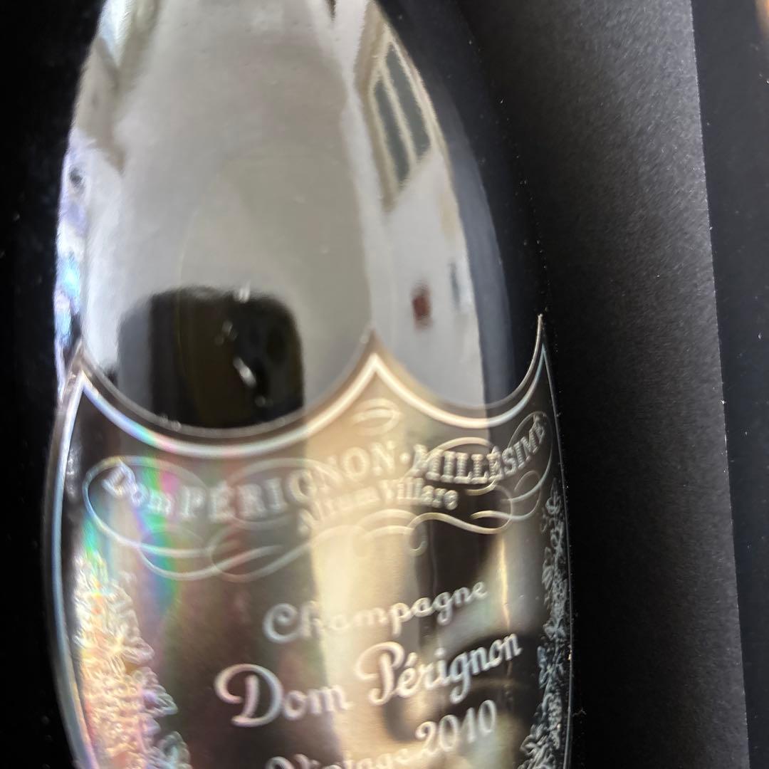 レディーガガ　ドンペリ2010